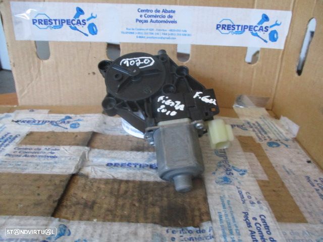 Motor Elevador Vidro 0130822406 FORD FIESTA 6 FASE 1 2010 1.6TDCI 90CV 5P PRETO TE - 1