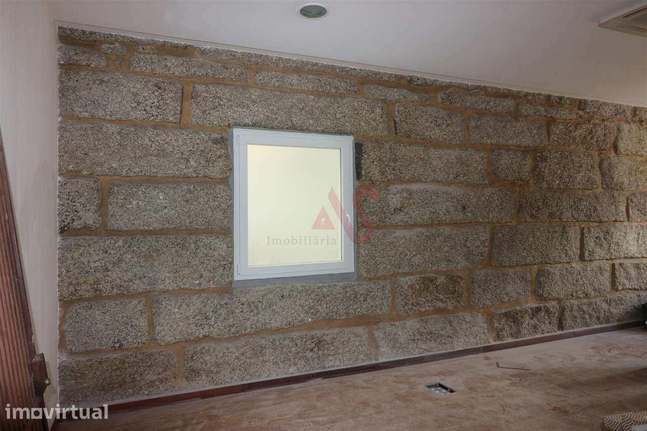 Loja para Arrendamento no Centro de Vizela – 50 m² | 700€/mês - Grande imagem: 3/10