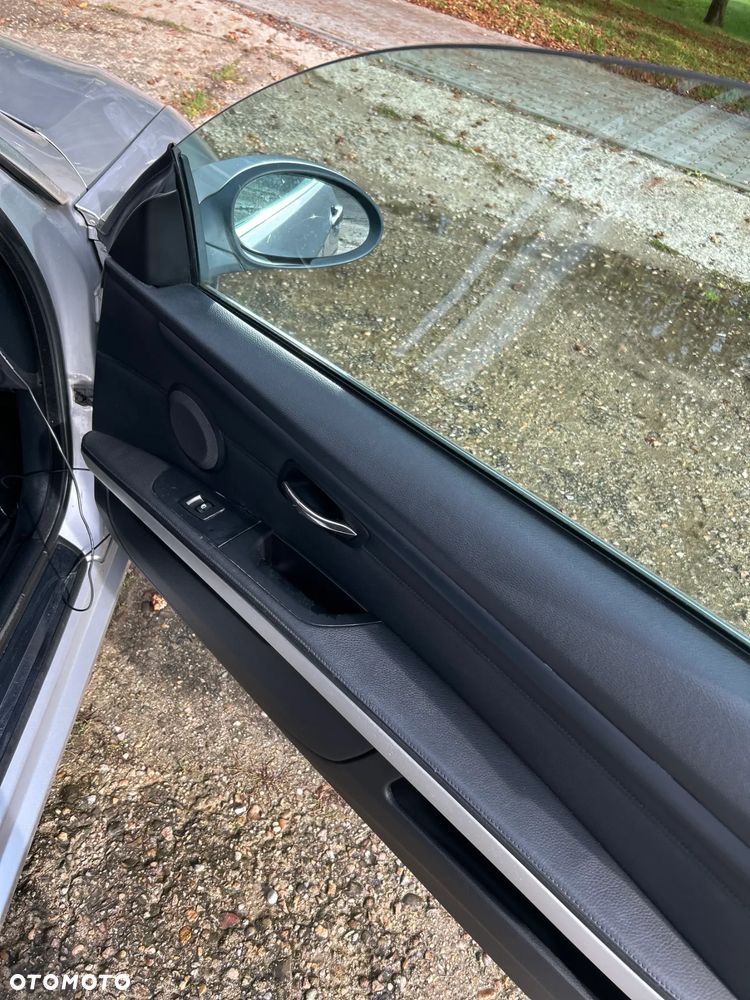 BMW Seria 3 330i Coupe - 9