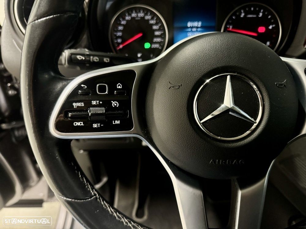 Mercedes-Benz T 180 d — fotografia 13