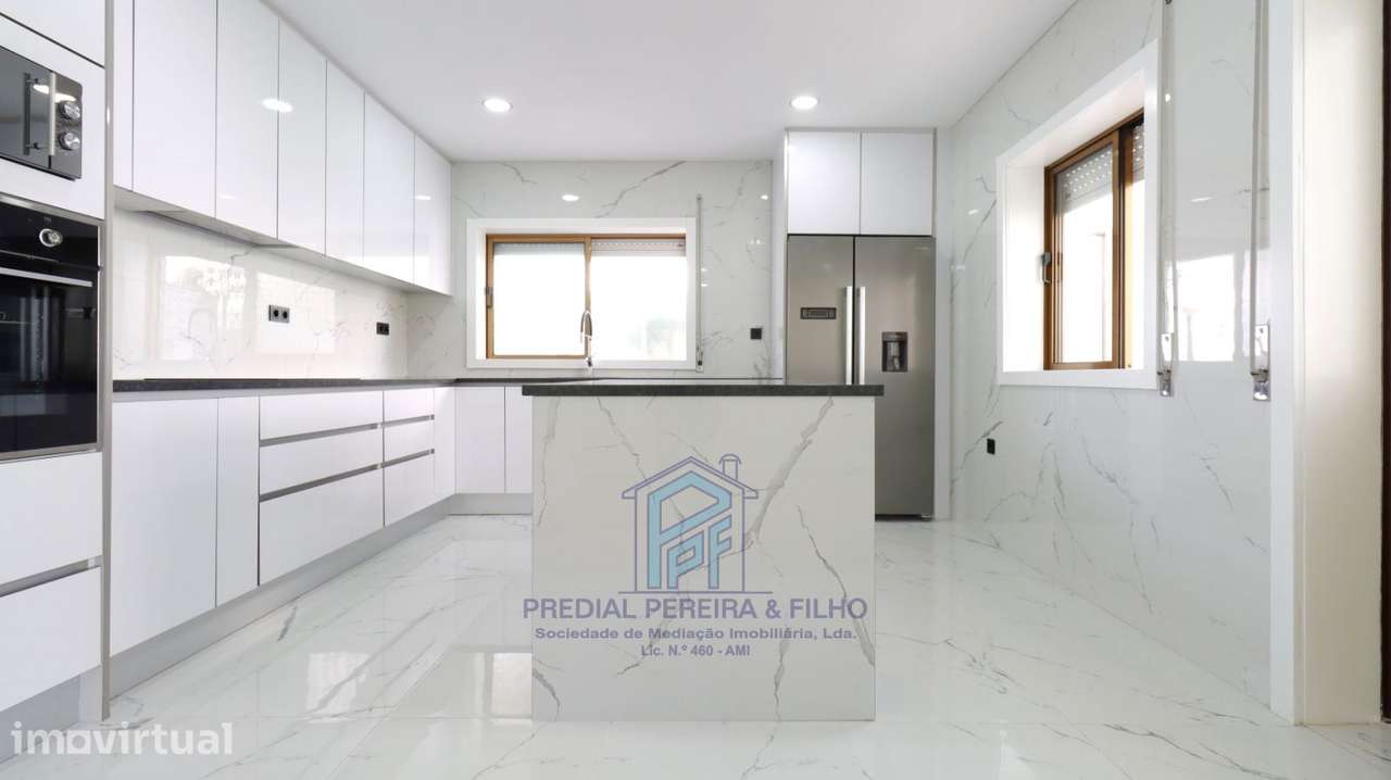 Moradia T4 Remodelada - Baguim / Vale Ferreiros - Grande imagem: 5/30