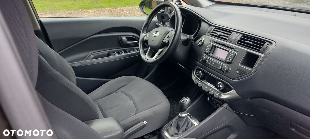 Kia Rio - 9