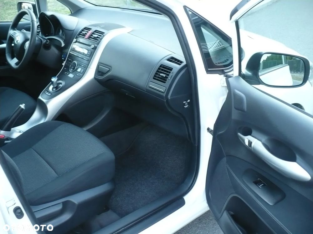 Toyota Auris 1.8 HSD Luna - 16