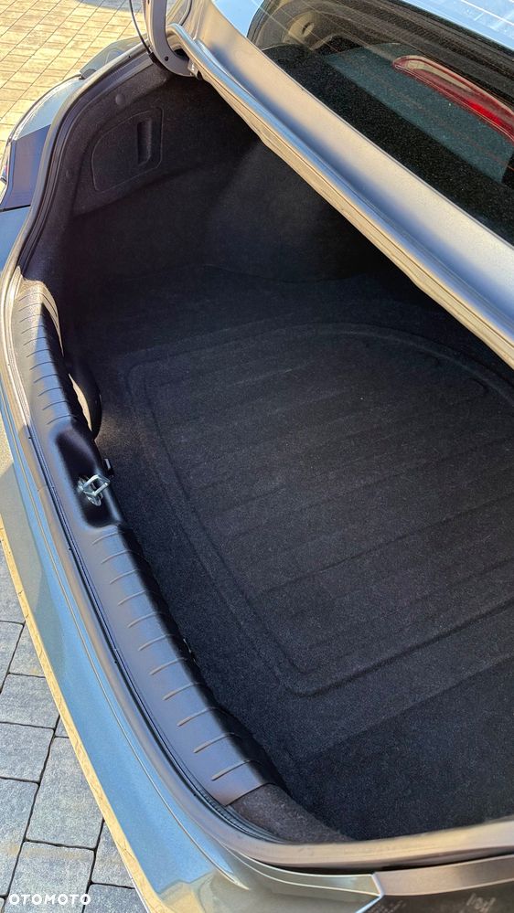 Hyundai Elantra 1.6 Executive CVT - 12