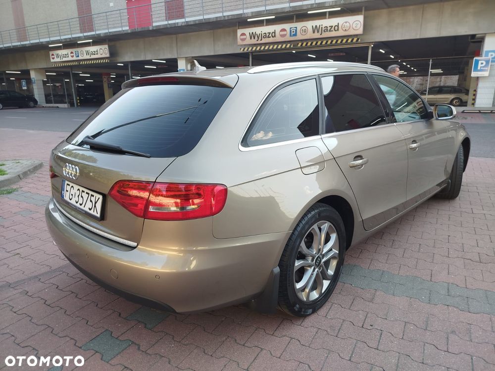 Audi A4 Avant 2.0 TDI DPF multitronic S line Sportpaket - 2