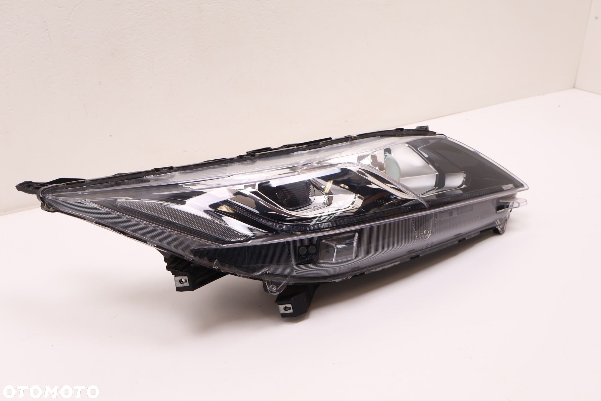 MITSUBISHI ECLIPSE CROSS LAMPA PRAWA PRZÓD FULL LED - 3