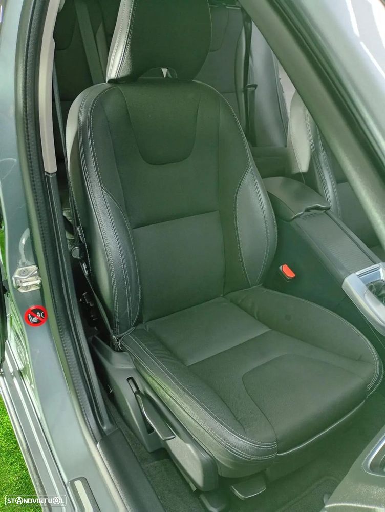 Volvo V60 - 35