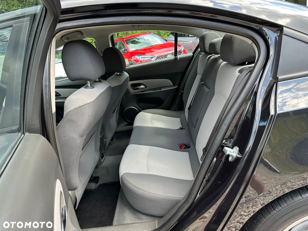 Chevrolet Cruze - 15
