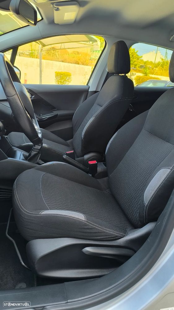 Peugeot 208 1.2 PureTech Style - 35