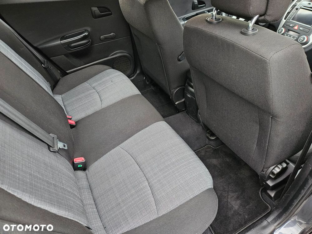 Kia Ceed 1.4 L - 11