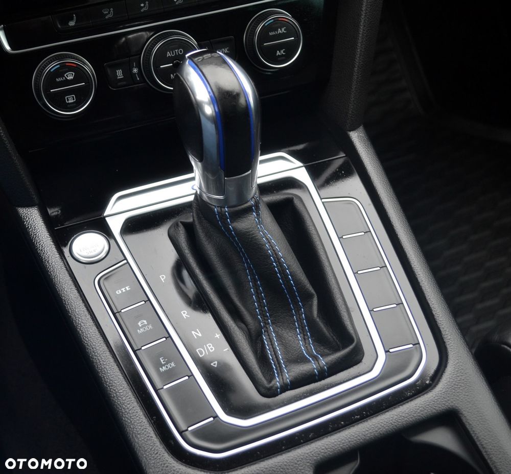 Volkswagen Passat - 15