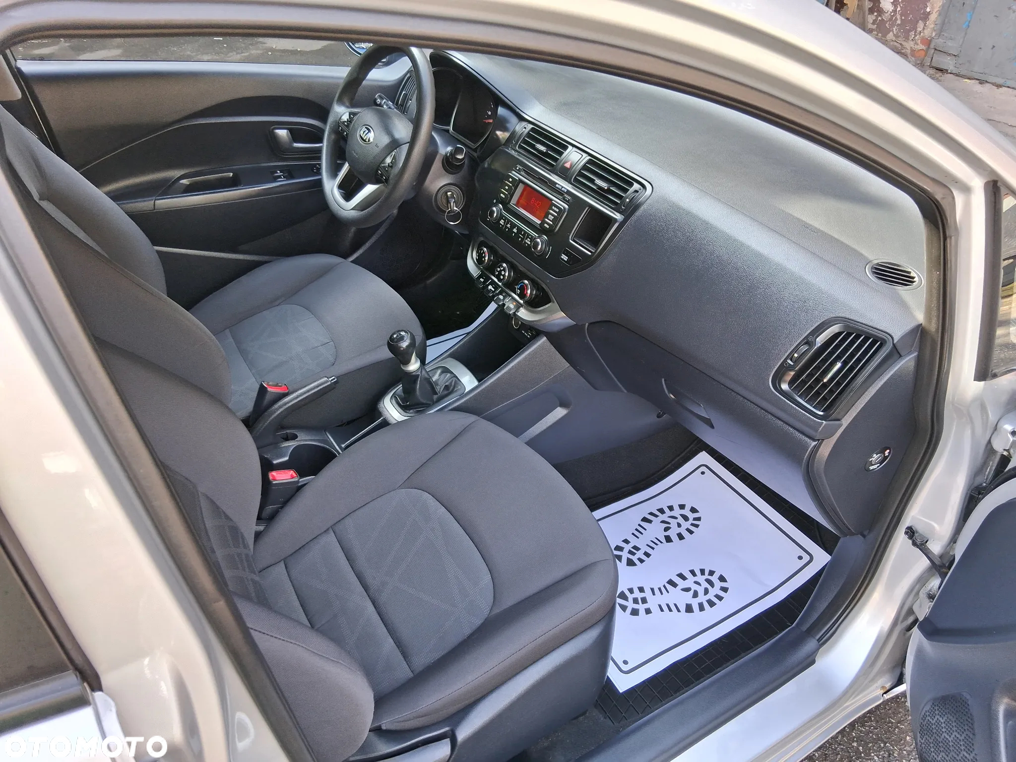 Kia Rio - 10