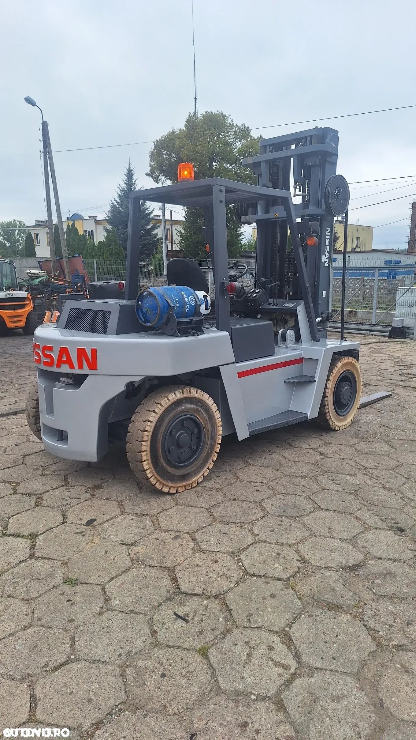 Nissan Nissan H50 U - 1