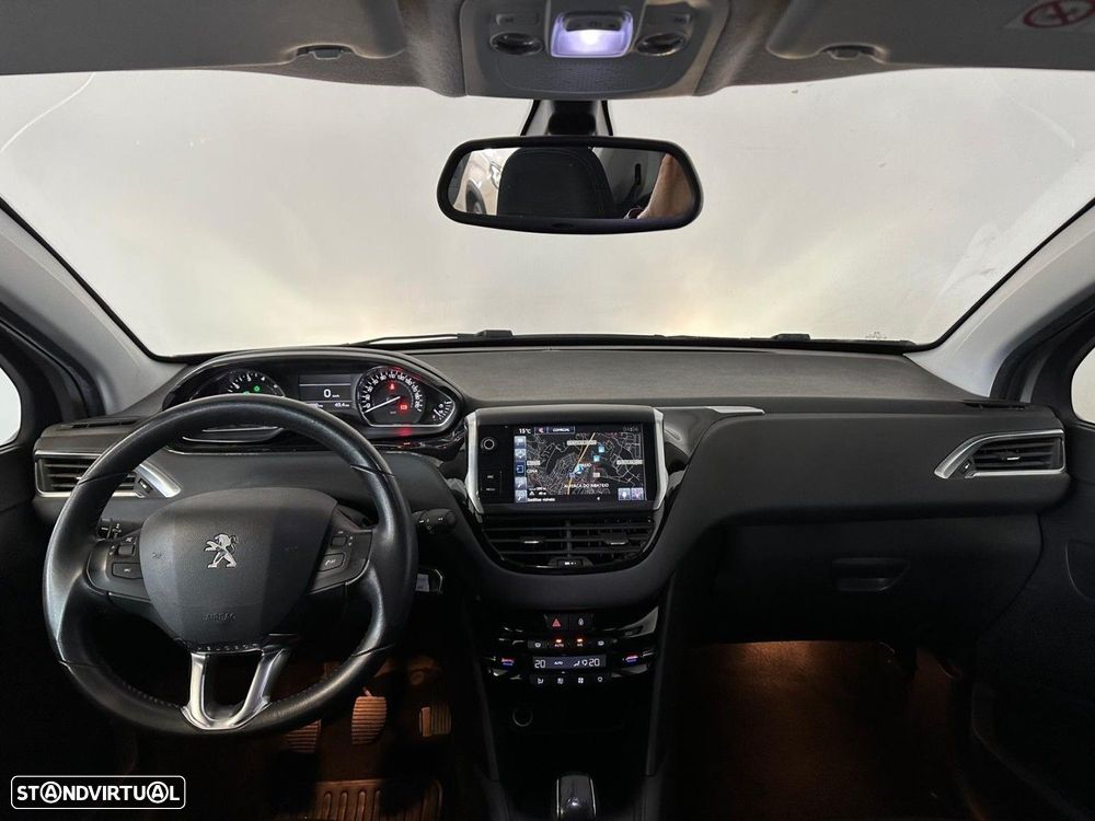 Peugeot 208 1.2 PureTech Allure - 8