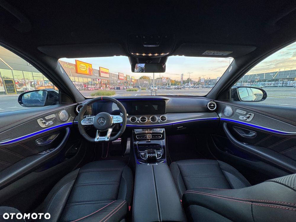 Mercedes-Benz Klasa E AMG 43 4Matic T 9G-TRONIC - 29