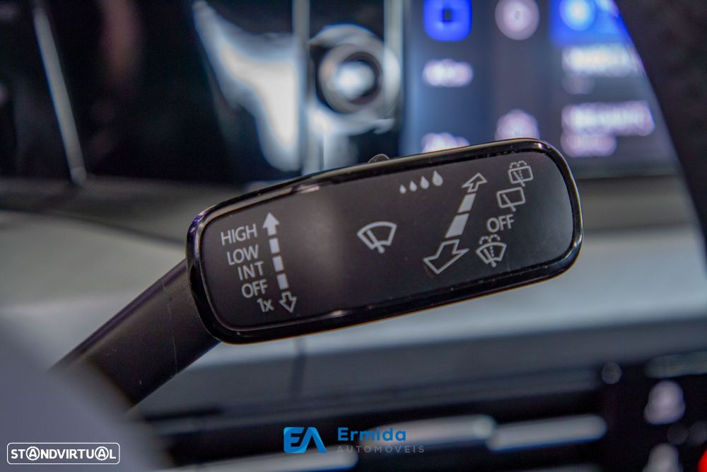 VW Golf 1.0 eTSI Life DSG - 35