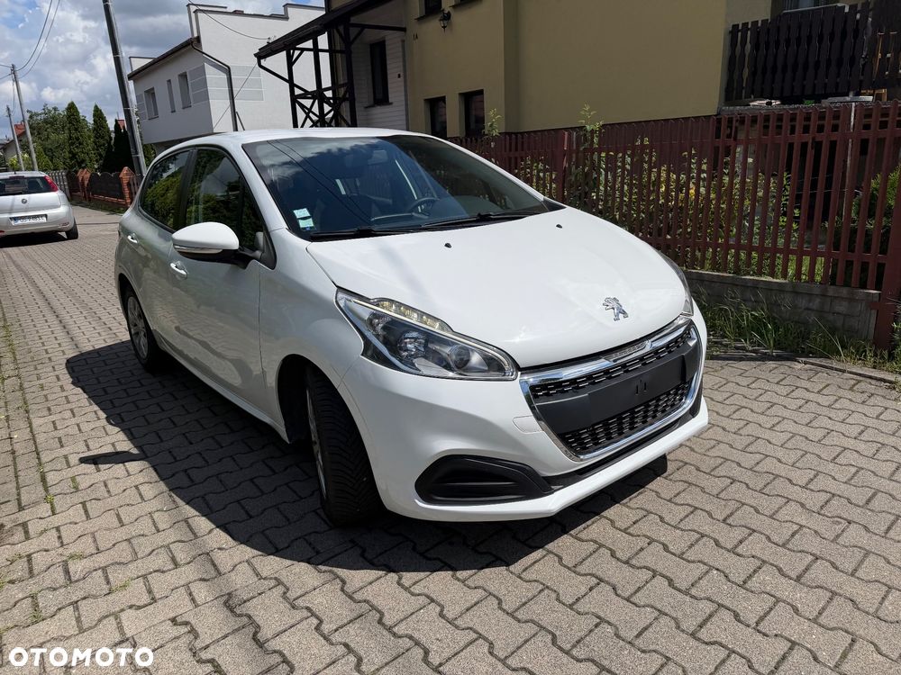 Peugeot 208 - 3