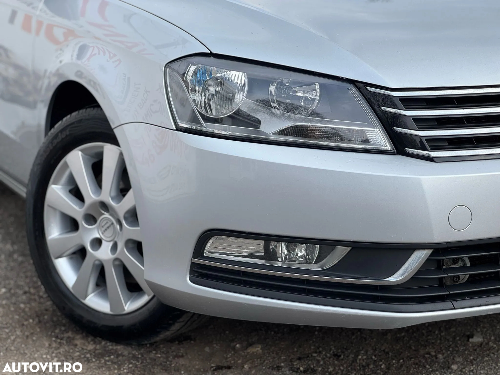 Volkswagen Passat Variant 2.0 TDI Blue TDI Comfortline - 13