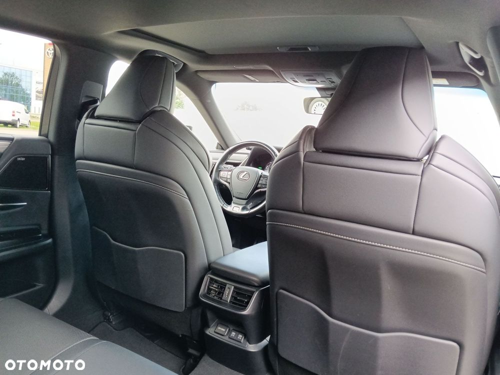 Lexus ES 300h F Sport - 12