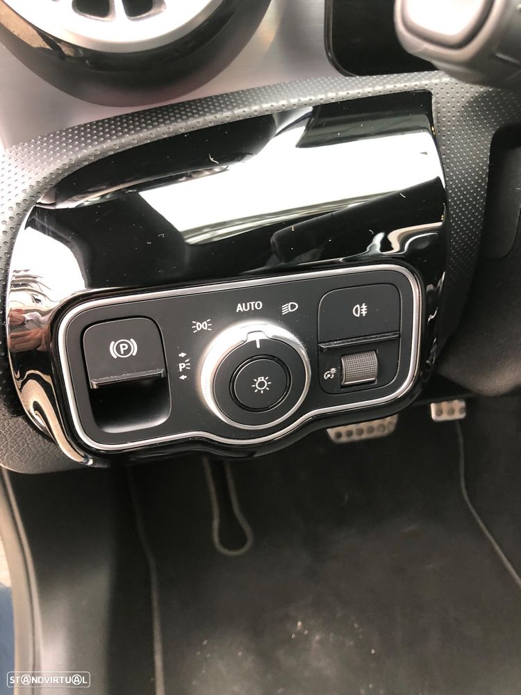 Mercedes-Benz A 250 e AMG Line - 34