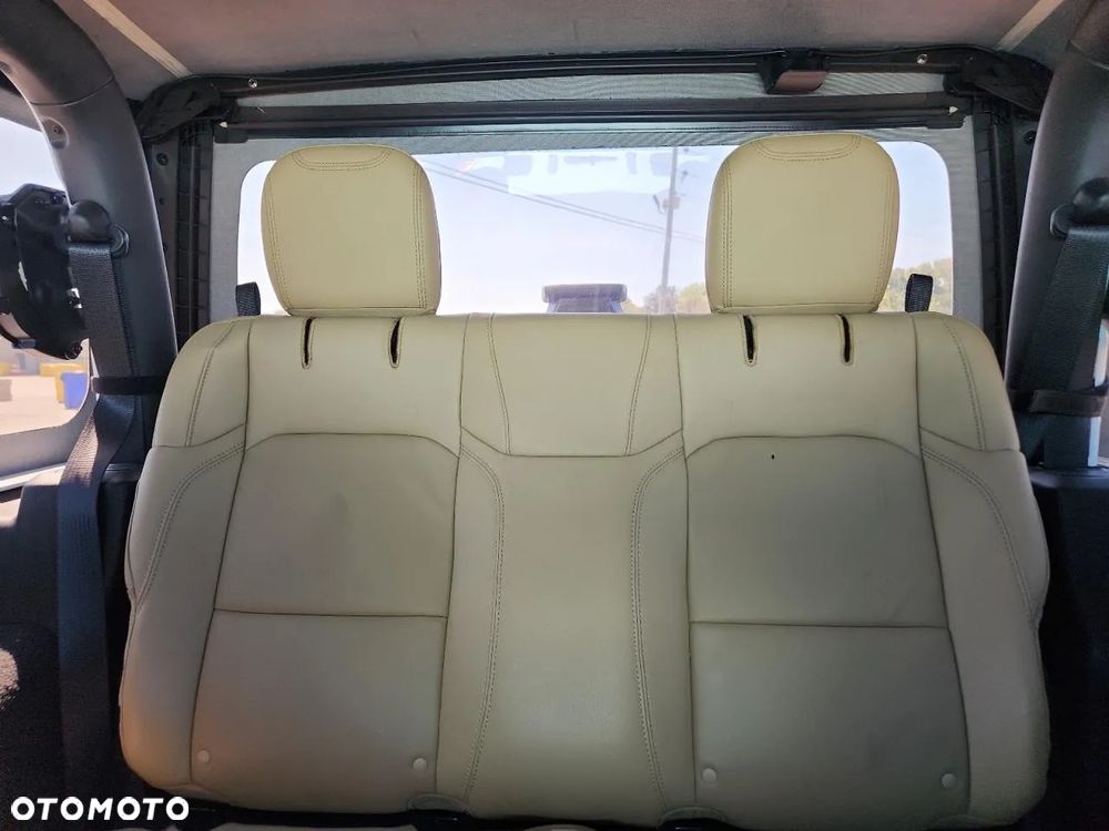 Jeep Wrangler - 9