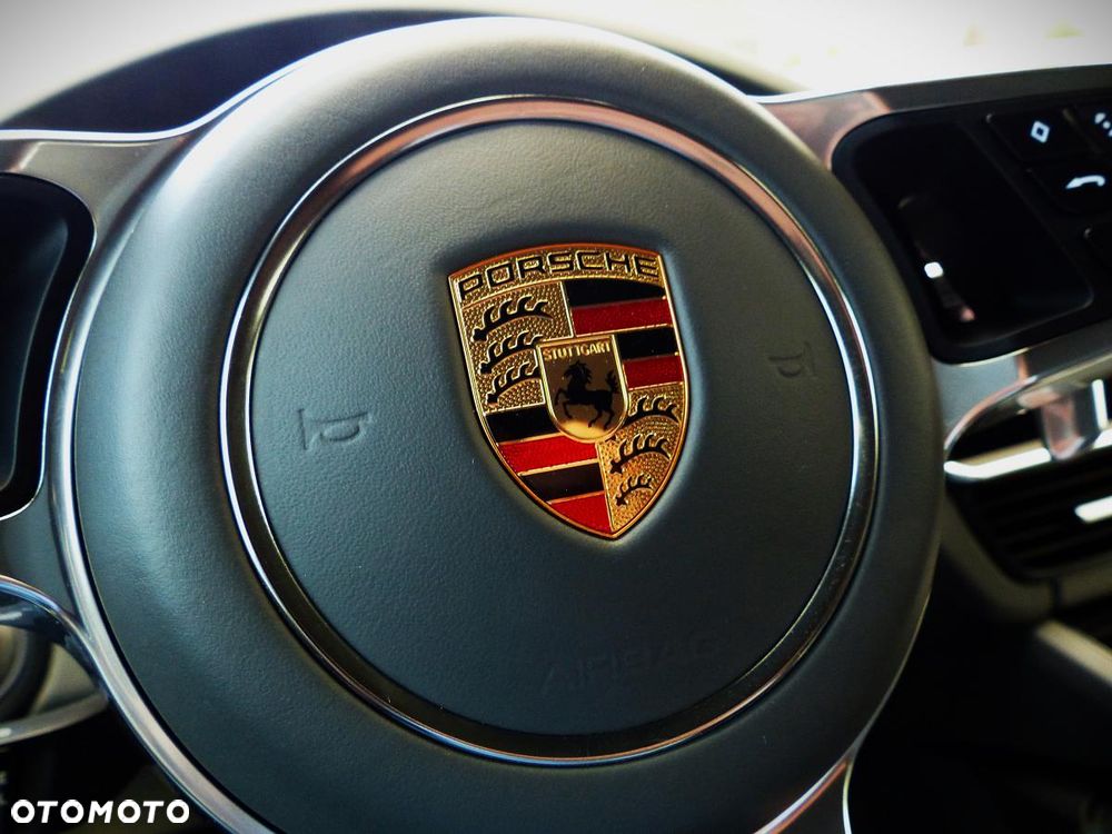 Porsche Cayenne Platinum Edition - 25