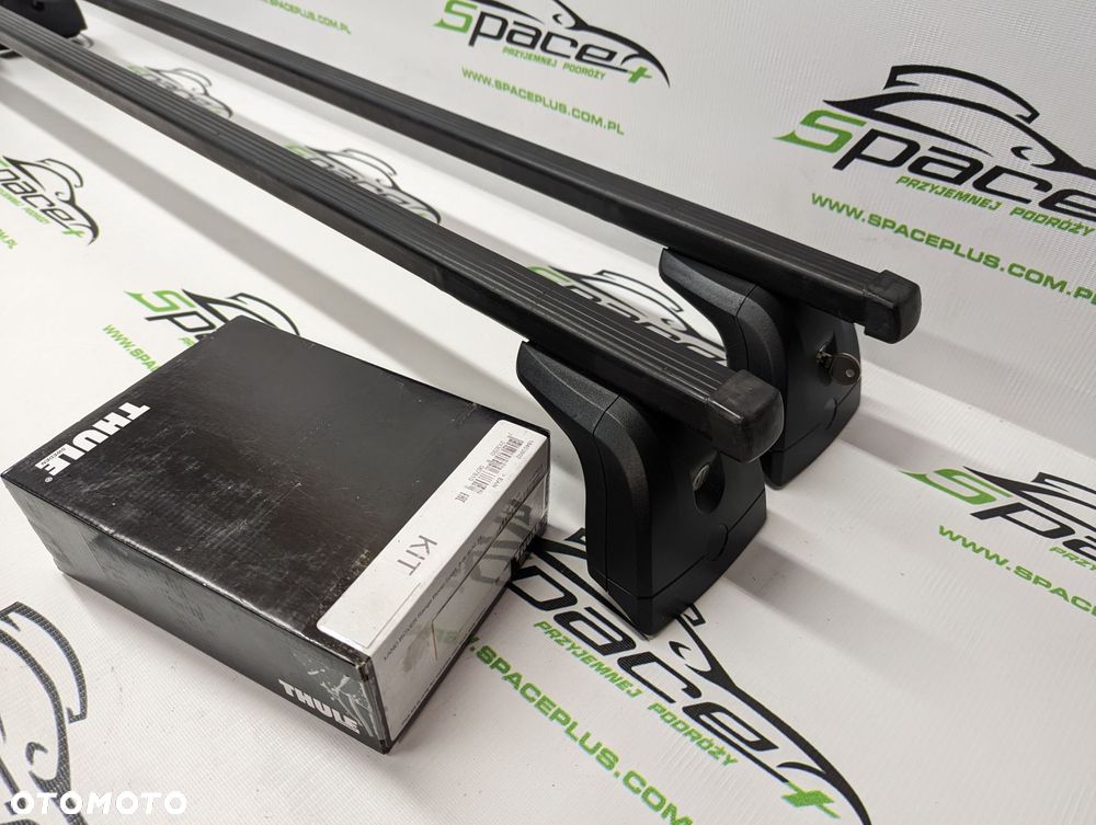 Bagażnik dachowy Thule: belki 761 + Kit dopasowujący 183084 + Stopy 751 - 1