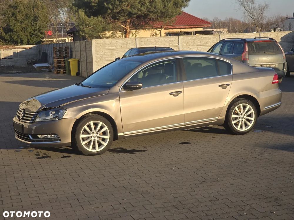 Volkswagen Passat 1.6 TDI BlueMotion Technology Highline - 1