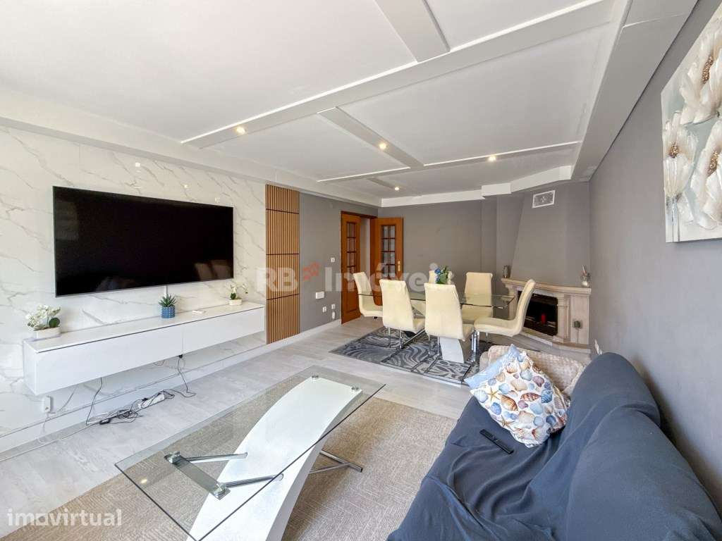 Apartamento T3 com sótão e garagem, na zona norte do Entroncamento - Grande imagem: 2/44