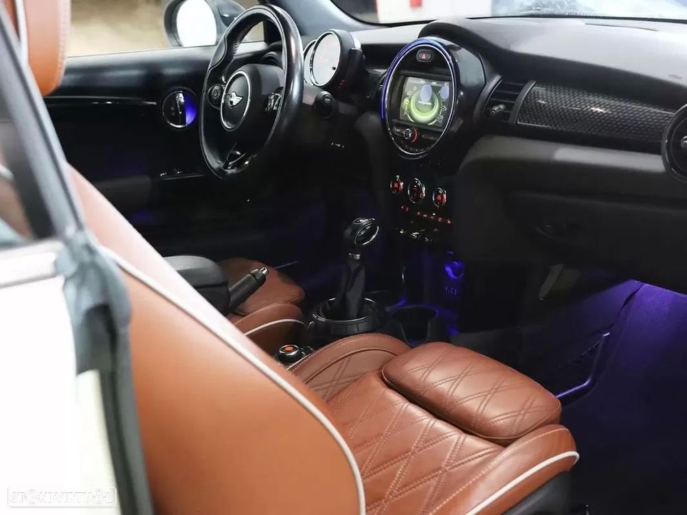 MINI Cabrio Cooper SD Auto Desportiva - 28