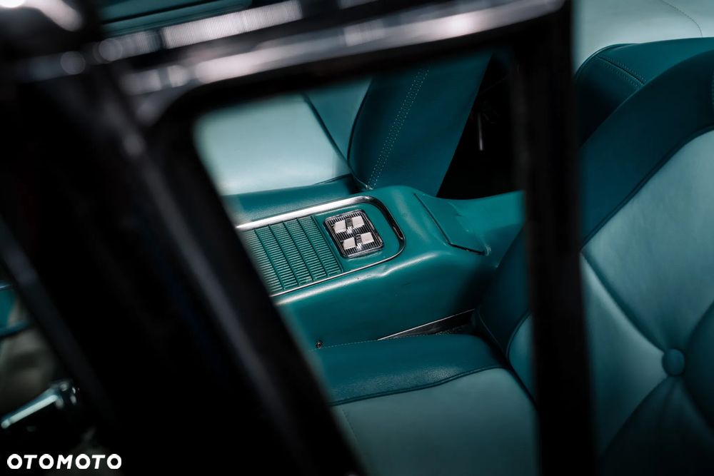 Ford Thunderbird - 24