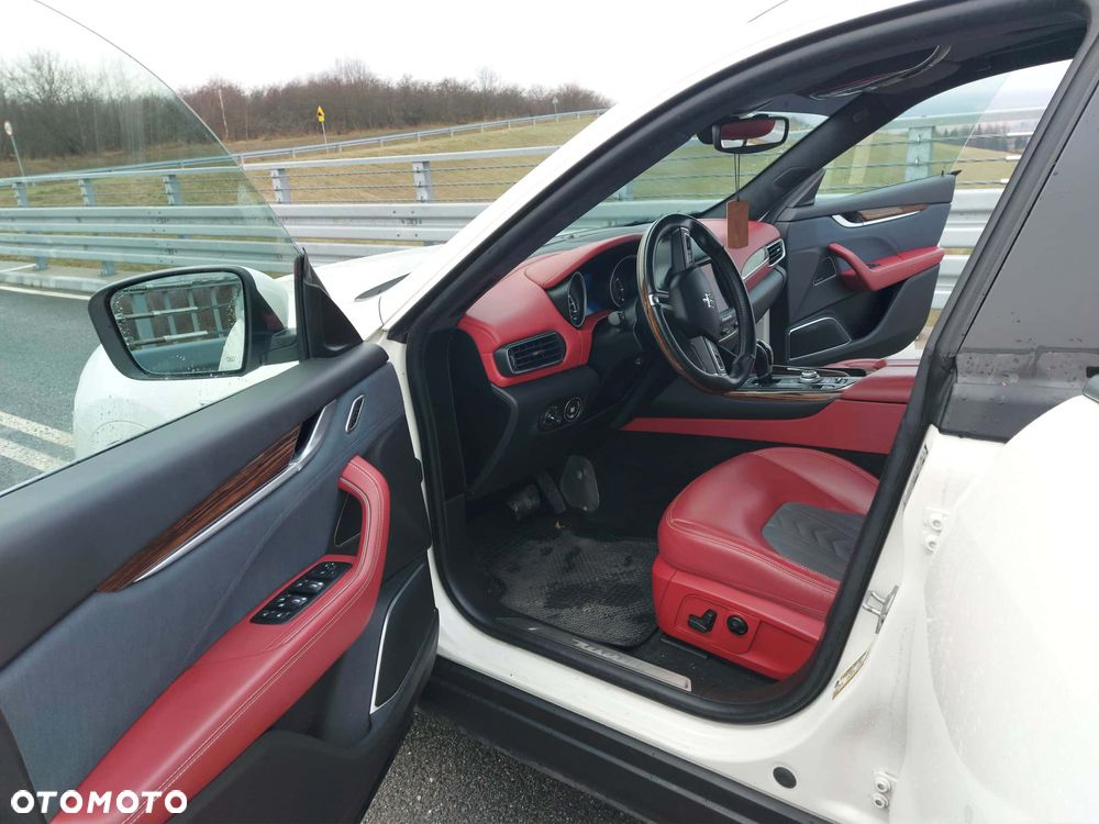 Maserati Levante Q4 GranLusso - 16