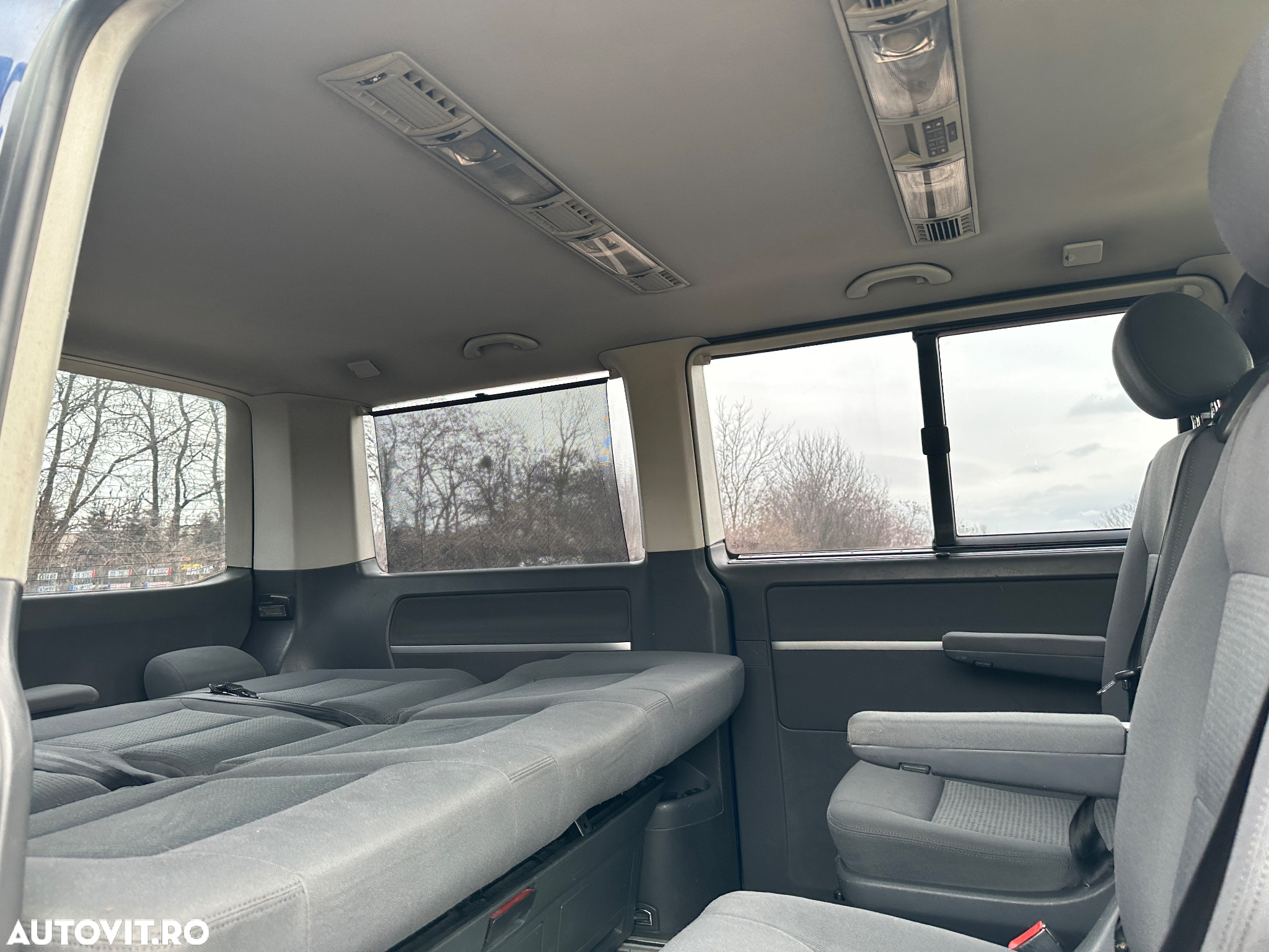 Volkswagen Multivan - 12