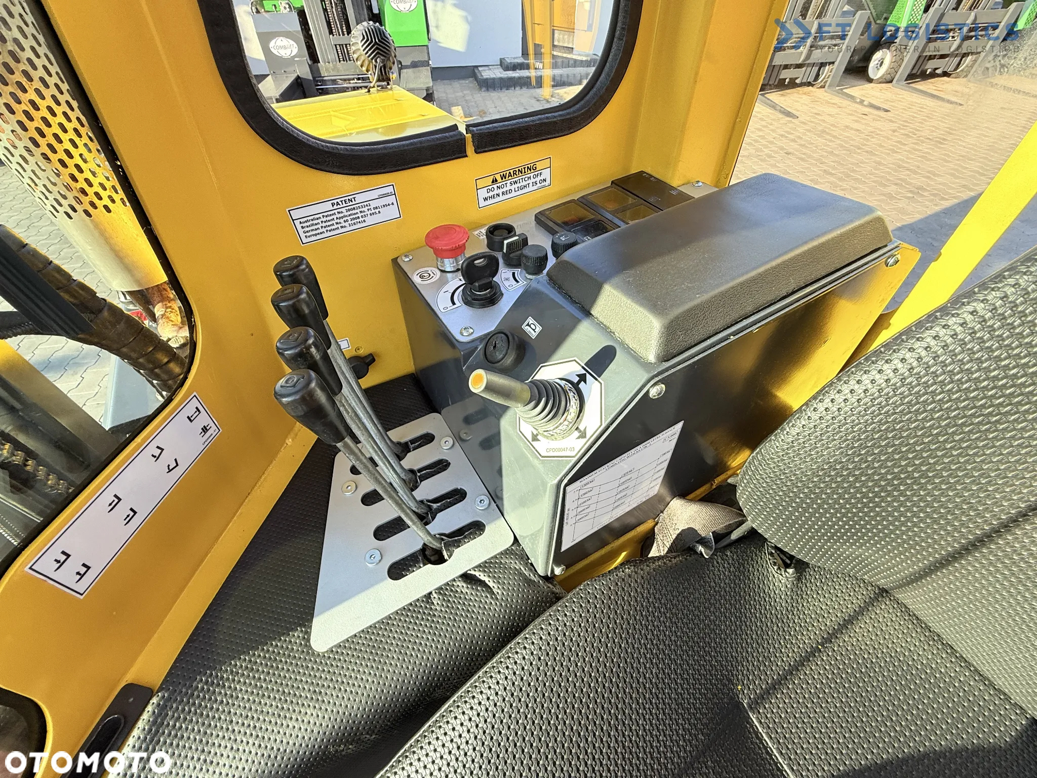 Combilift C3000 / GAS / TRIPLEX- 7500MM / PRZESUW WIDEŁ / POZYCJONER / WOLNY SKOK / PEŁNA OGRZEWANA KABINA / JEDYNIE 7868H / STAN - JAK NOWY! - 16
