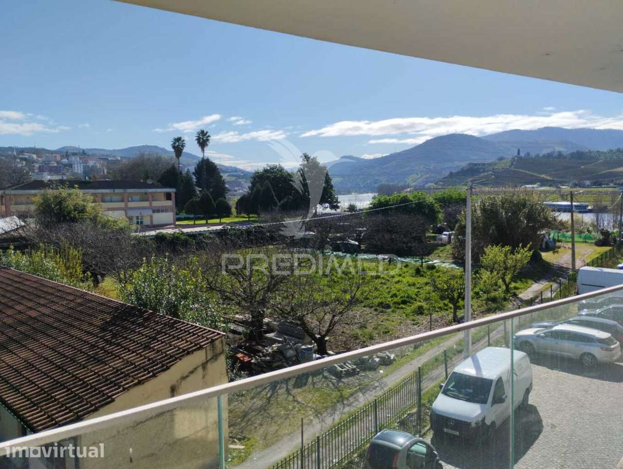 APARTAMENTO T3 SEMI-NOVO ( NUNCA FOI HABITADO ) COM VISTAS SOBRE A... - Grande imagem: 2/32