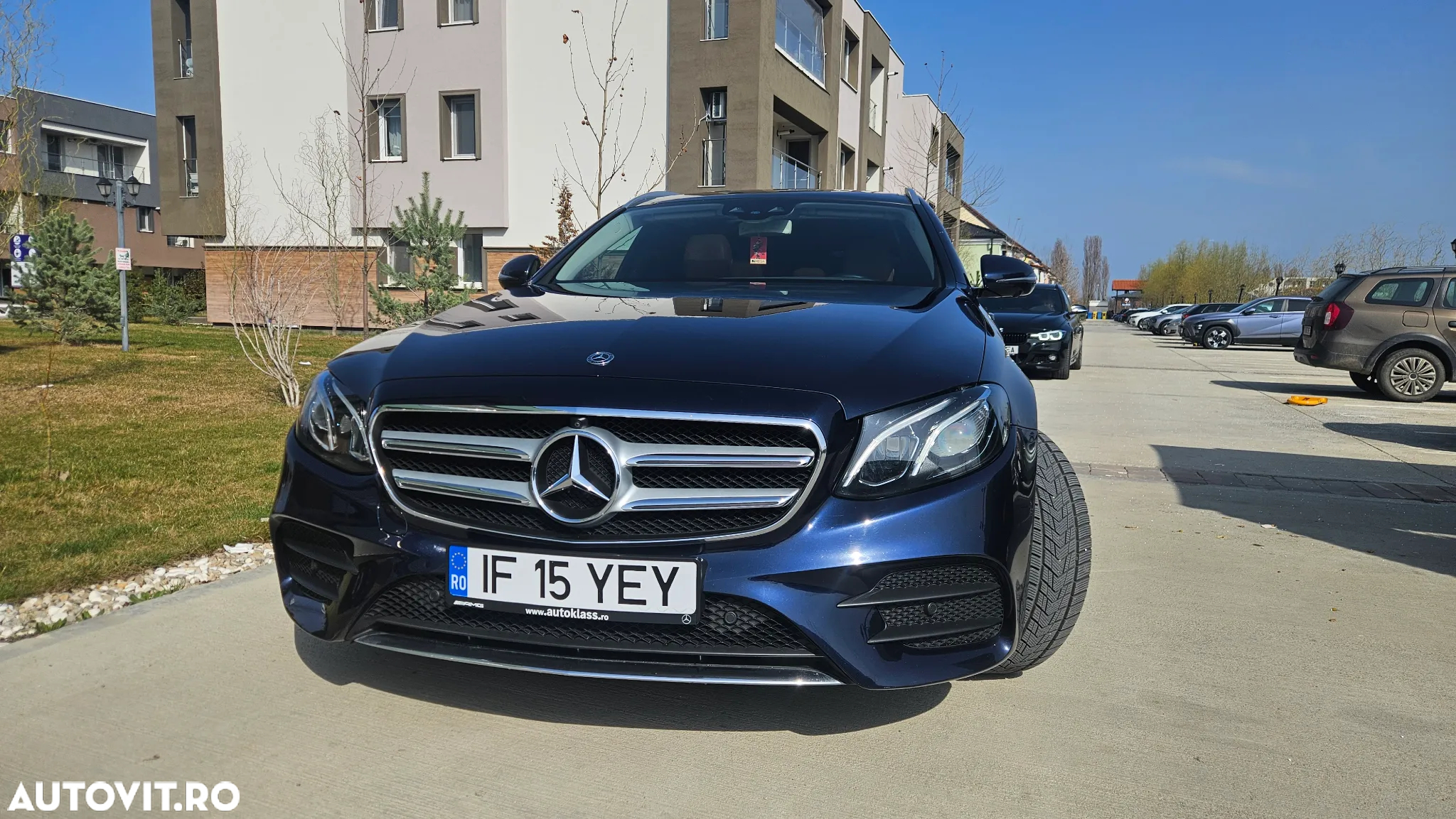Mercedes-Benz E 220 d T 9G-TRONIC AMG Line - 2