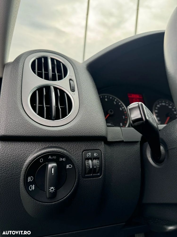 Volkswagen Tiguan - 36