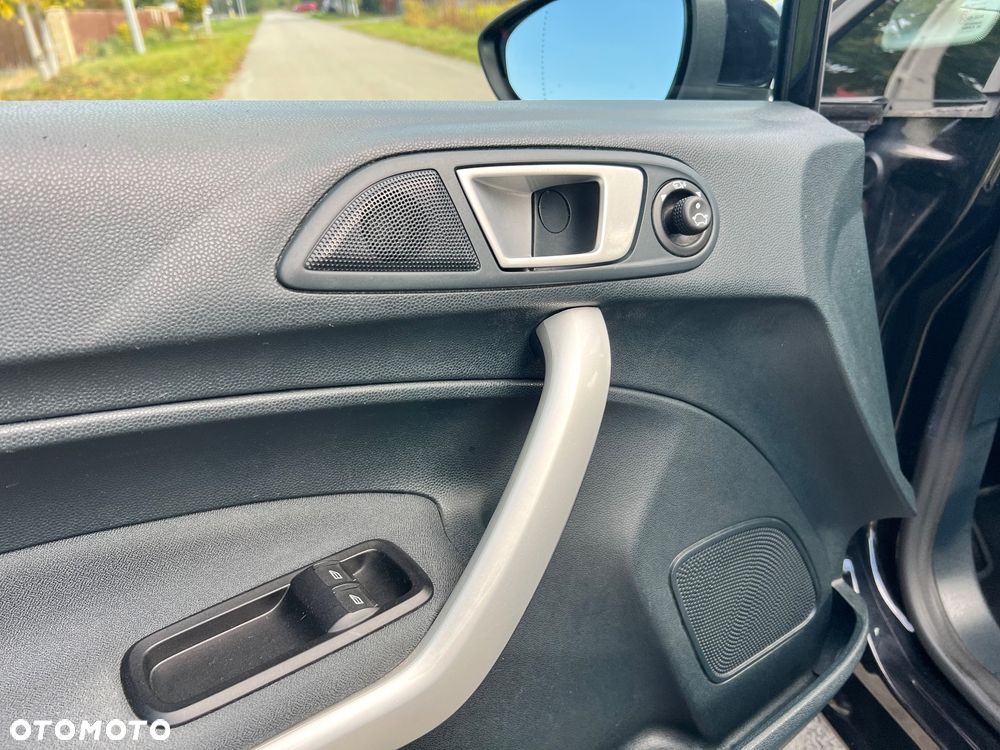 Ford Fiesta - 16