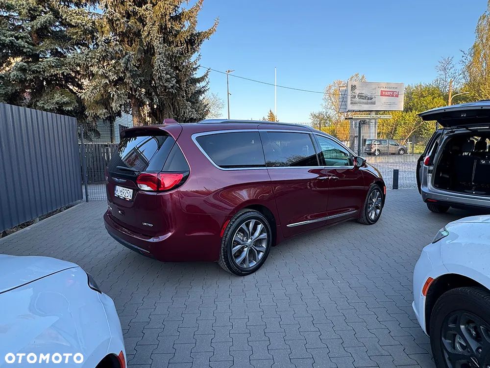 Chrysler Pacifica - 3