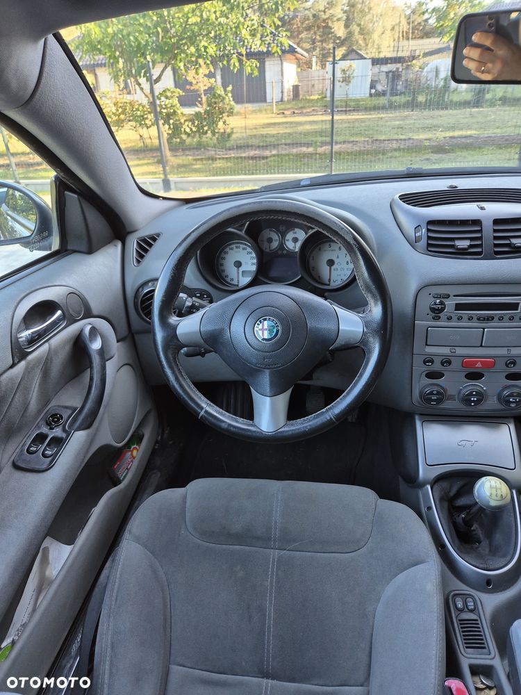 Alfa Romeo GT 1.8TS Impression - 14
