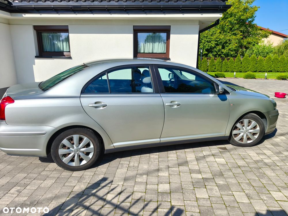 Toyota Avensis 1.8 VVT-i Luna - 4