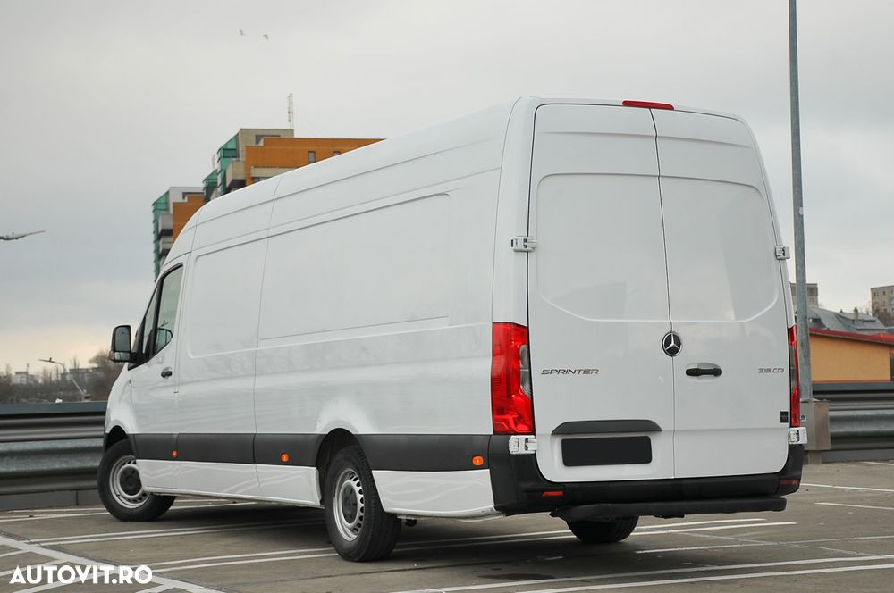 Mercedes-Benz Sprinter - 4