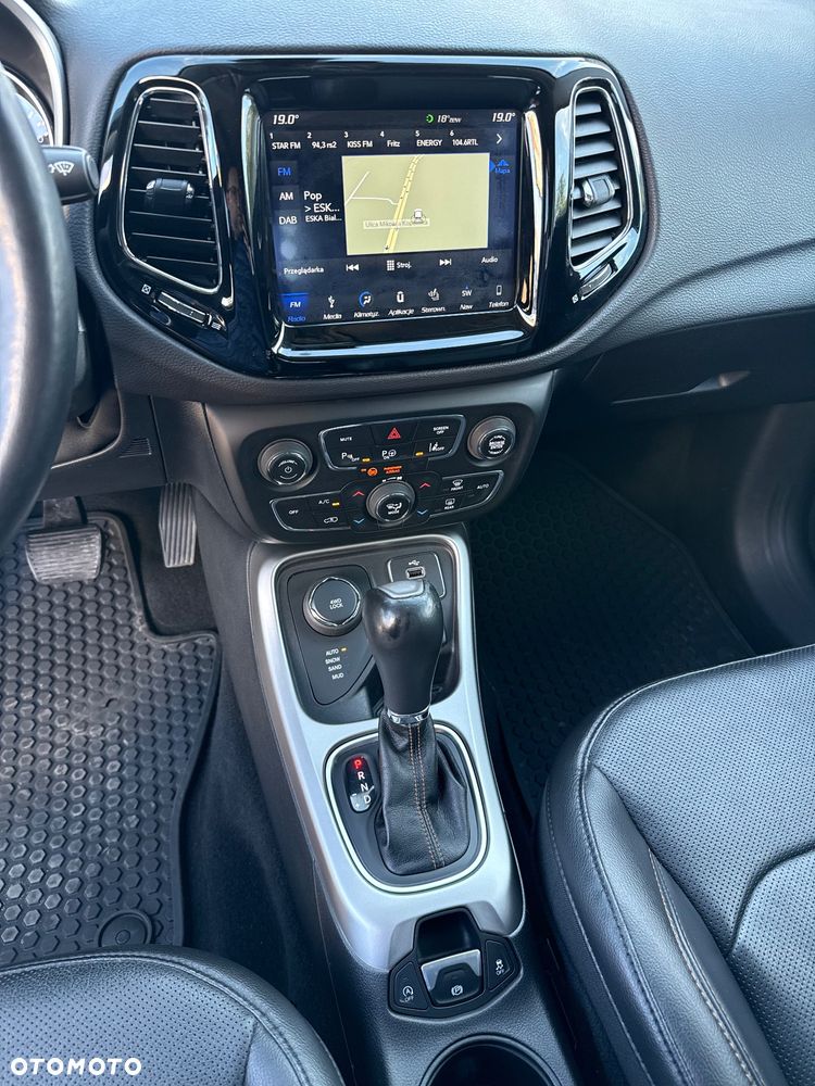 Jeep Compass - 33