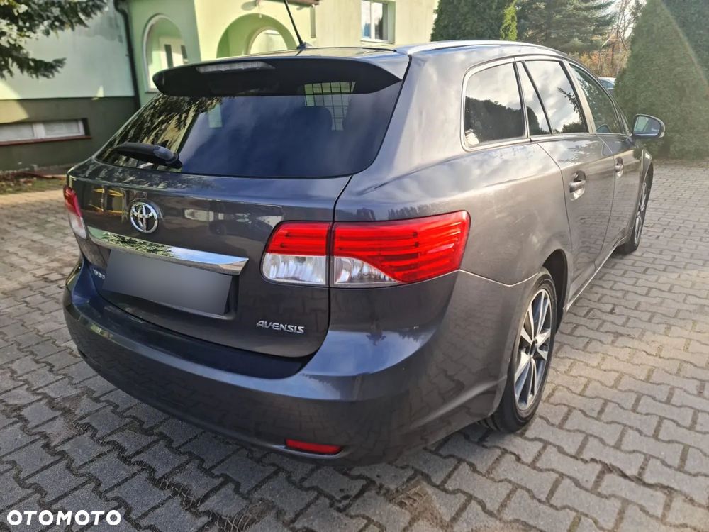 Toyota Avensis 2.2 D-CAT Premium - 12