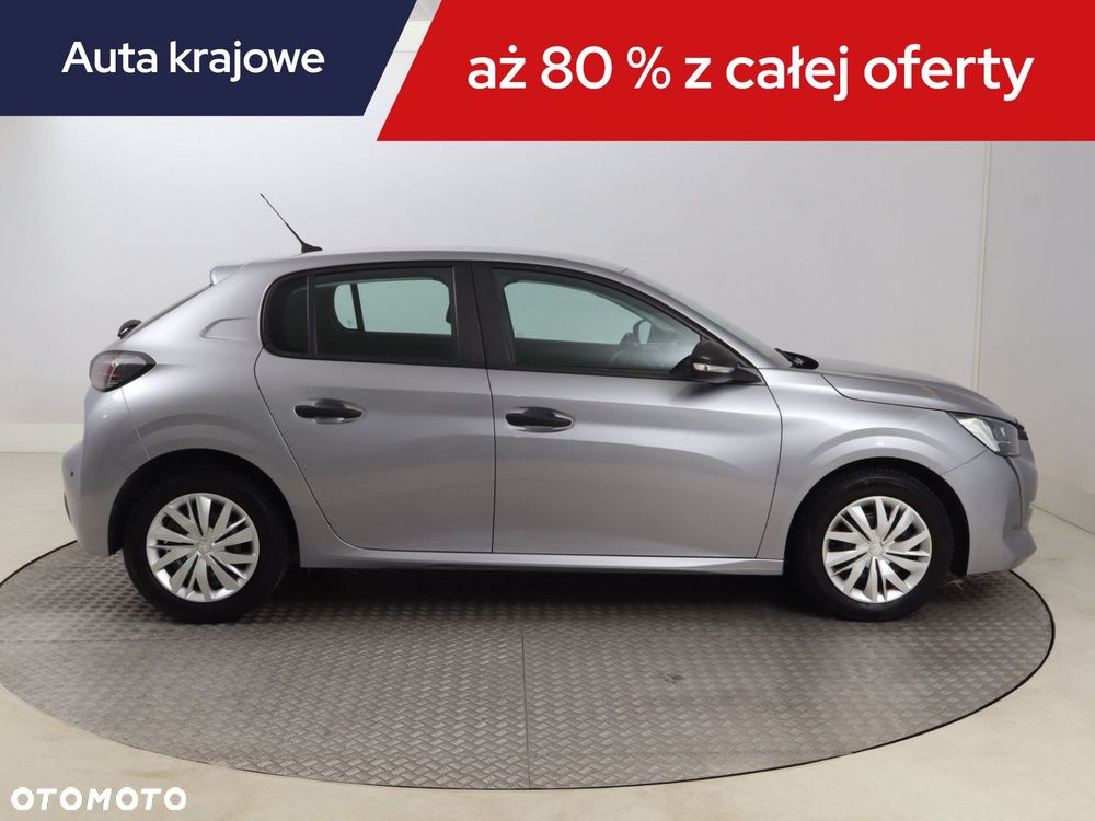 Peugeot 208 - 8