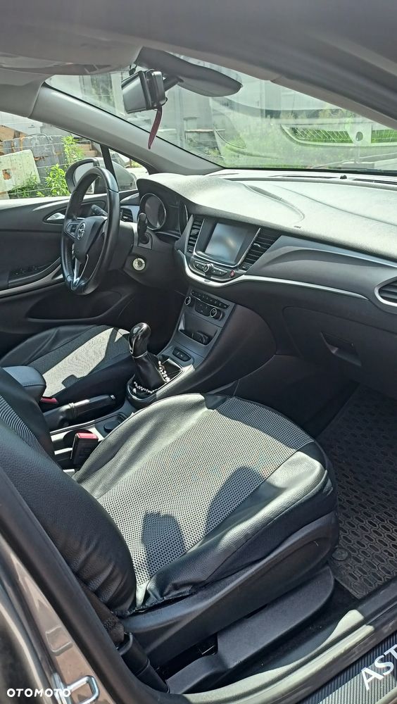 Opel Astra 1.4 T Enjoy - 9