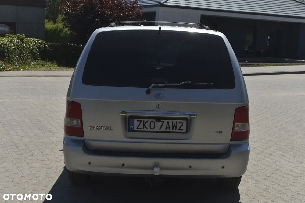 Kia Carnival CRDi Executive - 14