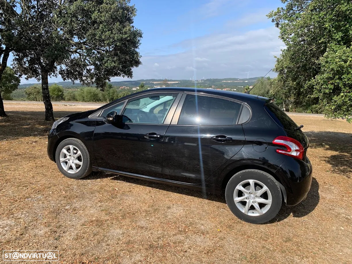 Peugeot 208 1.4 HDi Active - 4