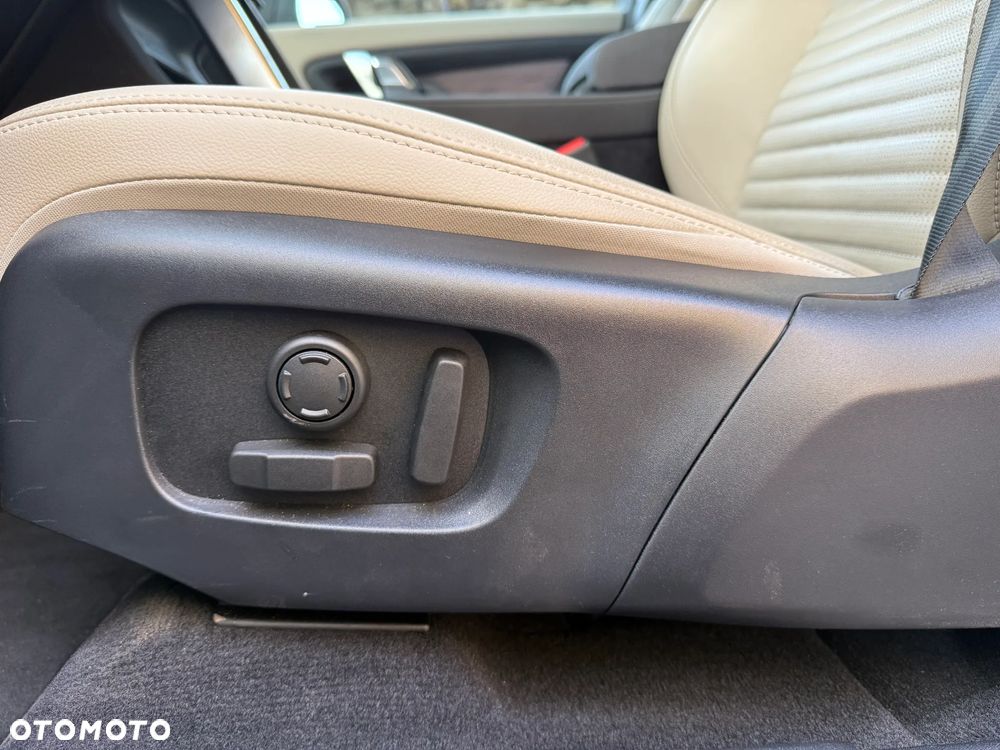 Land Rover Discovery Sport D200 - 16