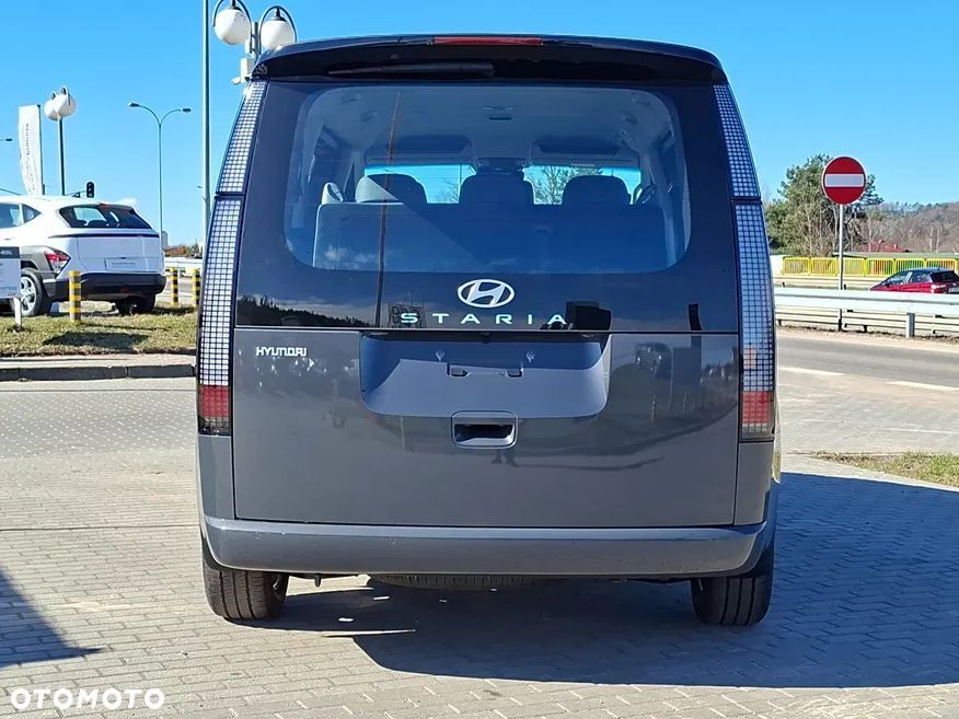 Hyundai Staria 1.6 T-GDI HEV Smart VIP - 4